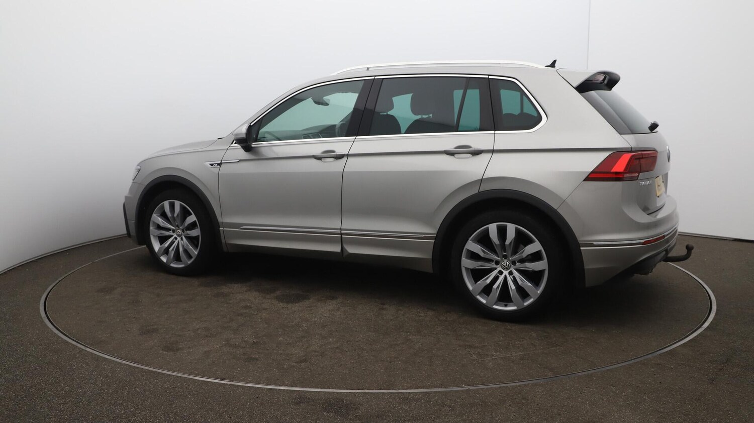 Used Volkswagen Tiguan 2017 for sale - 76012704: Photo 50