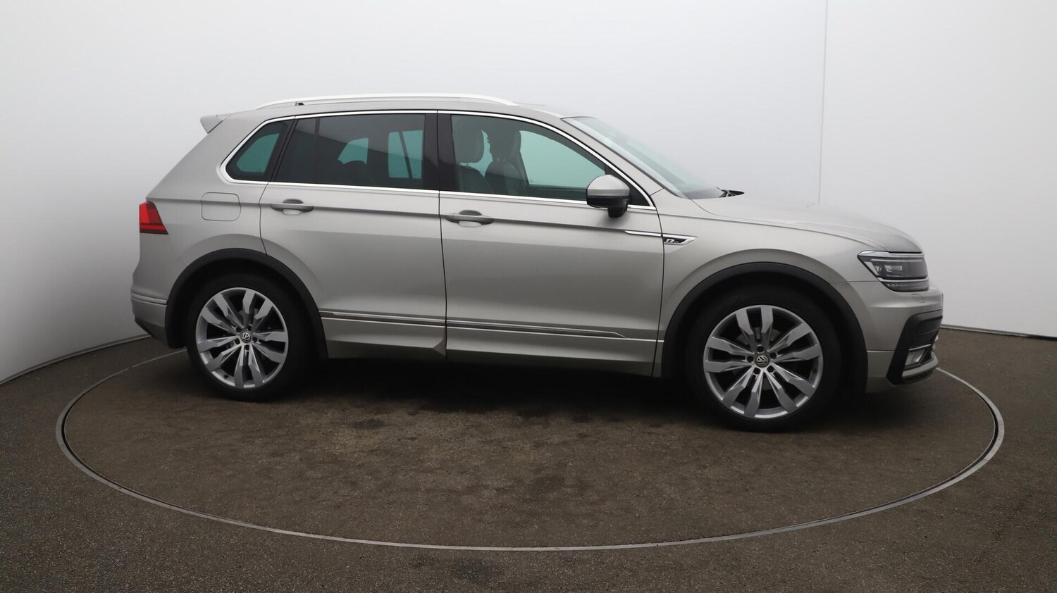 Used Volkswagen Tiguan 2017 for sale - 76012704: Photo 51