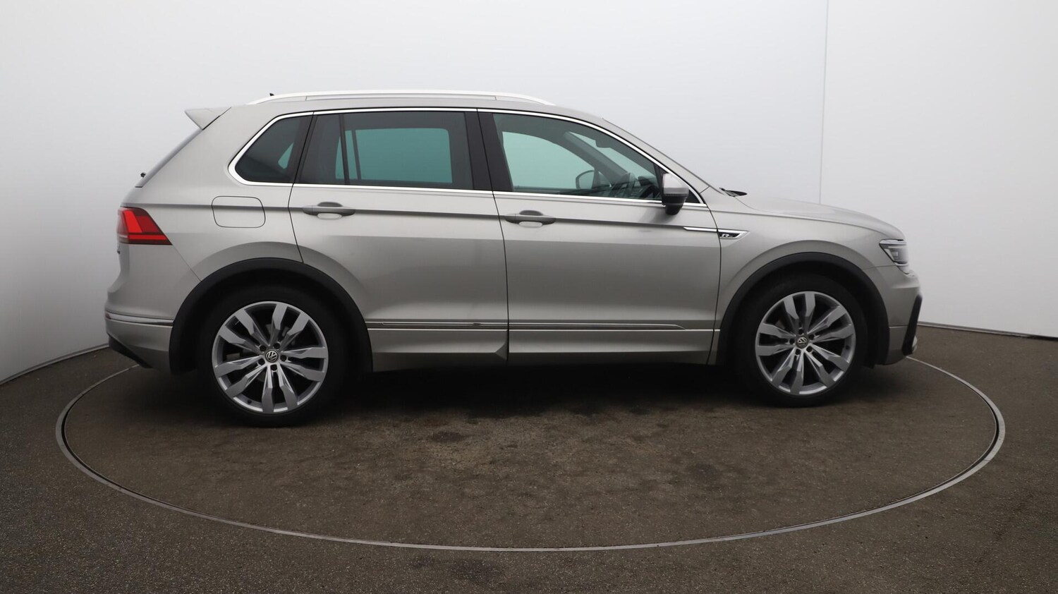 Used Volkswagen Tiguan 2017 for sale - 76012704: Photo 53