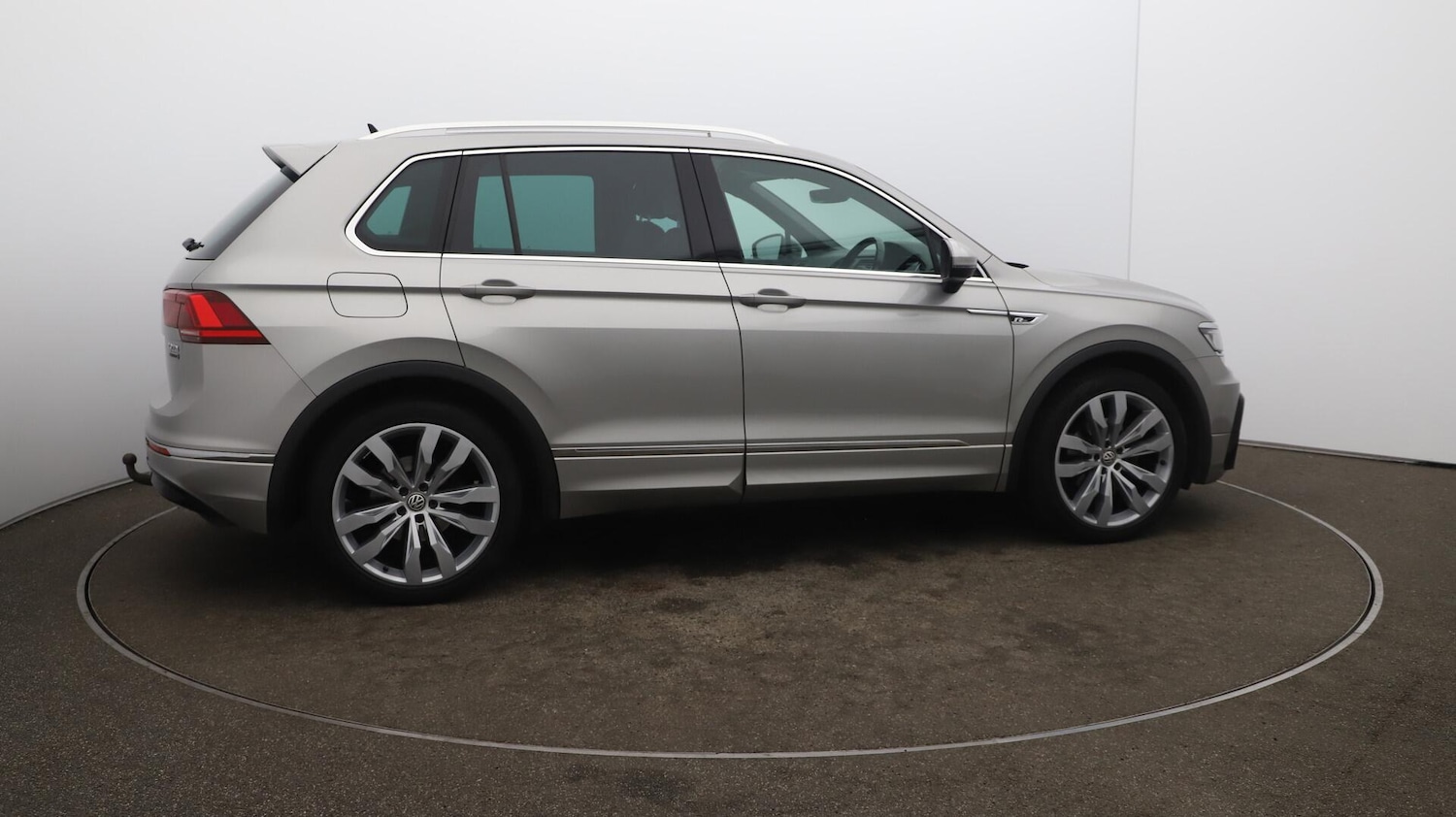 Used Volkswagen Tiguan 2017 for sale - 76012704: Photo 54