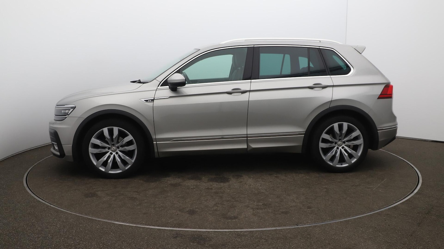 Used Volkswagen Tiguan 2017 for sale - 76012704: Photo 68