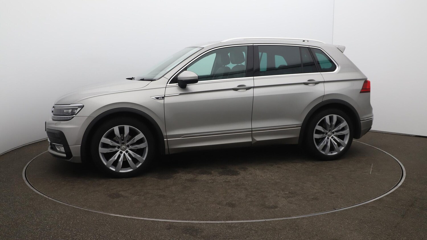 Used Volkswagen Tiguan 2017 for sale - 76012704: Photo 69