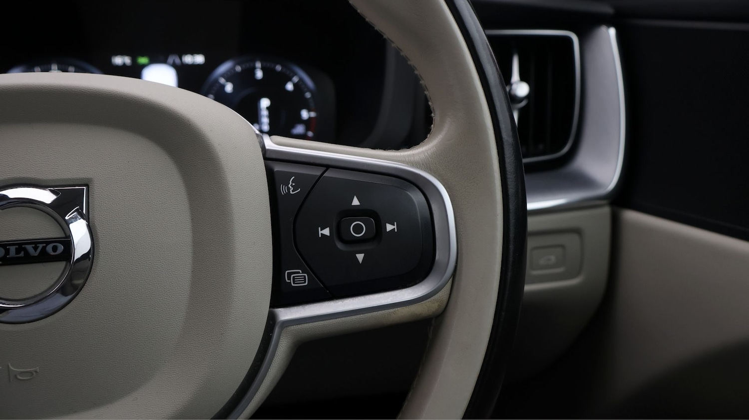 Used Volvo XC60 2019 for sale - 77819490: Photo 22