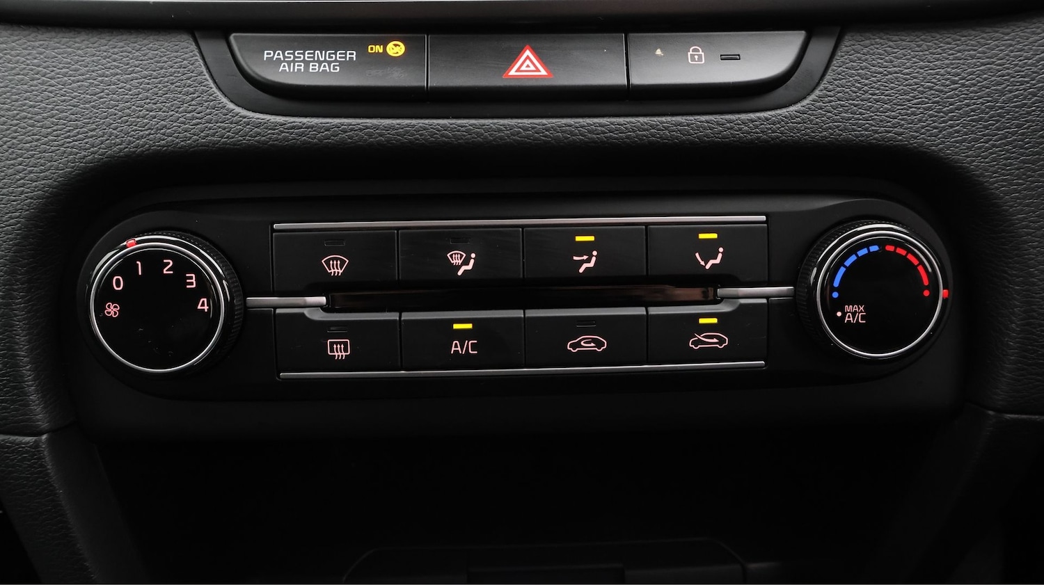 Used Kia Ceed 2023 for sale - 77556387: Photo 12