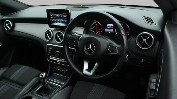 Used Mercedes-Benz CLA 2018 for sale - 76167081: Photo 2