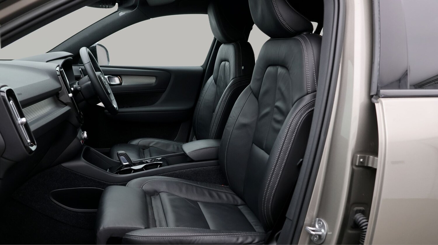 Used Volvo XC40 2022 for sale - 77475694: Photo 14