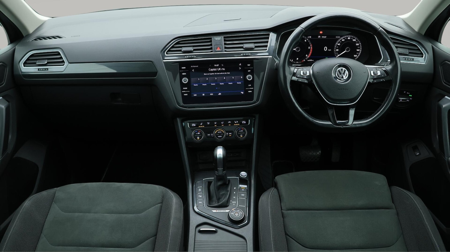 Used Volkswagen Tiguan 2018 for sale - 76122100: Photo 14