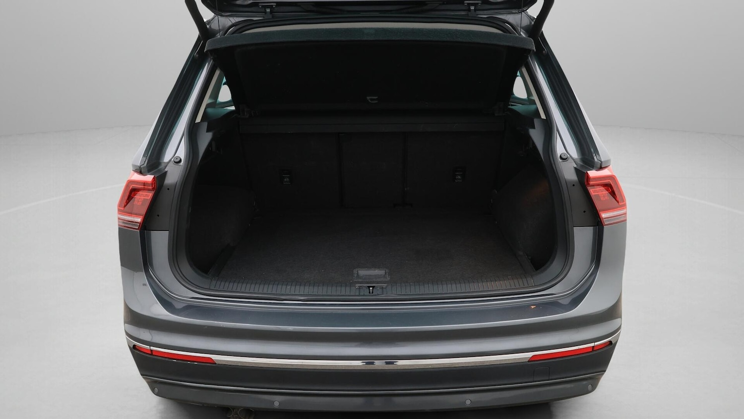 Used Volkswagen Tiguan 2018 for sale - 76122100: Photo 18