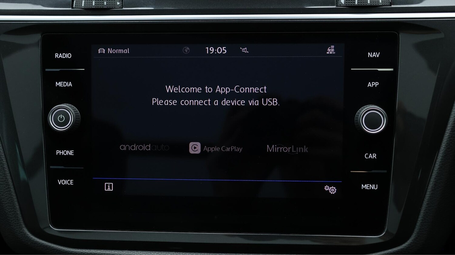 Used Volkswagen Tiguan 2018 for sale - 76122100: Photo 28