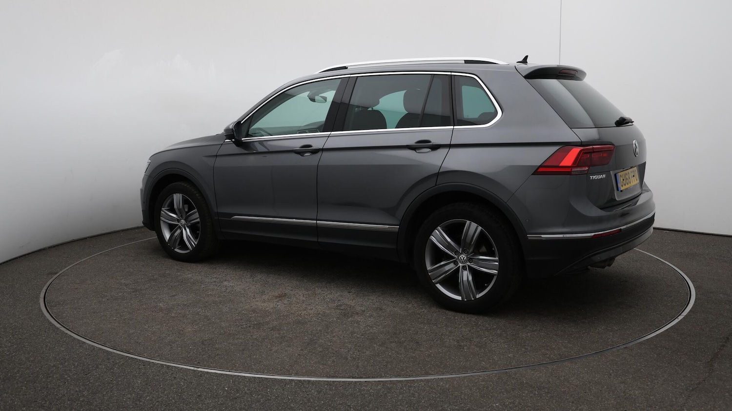 Used Volkswagen Tiguan 2018 for sale - 76122100: Photo 39