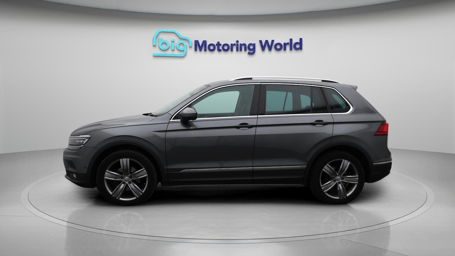 Used Volkswagen Tiguan 2018 for sale - 76122100: Photo 5