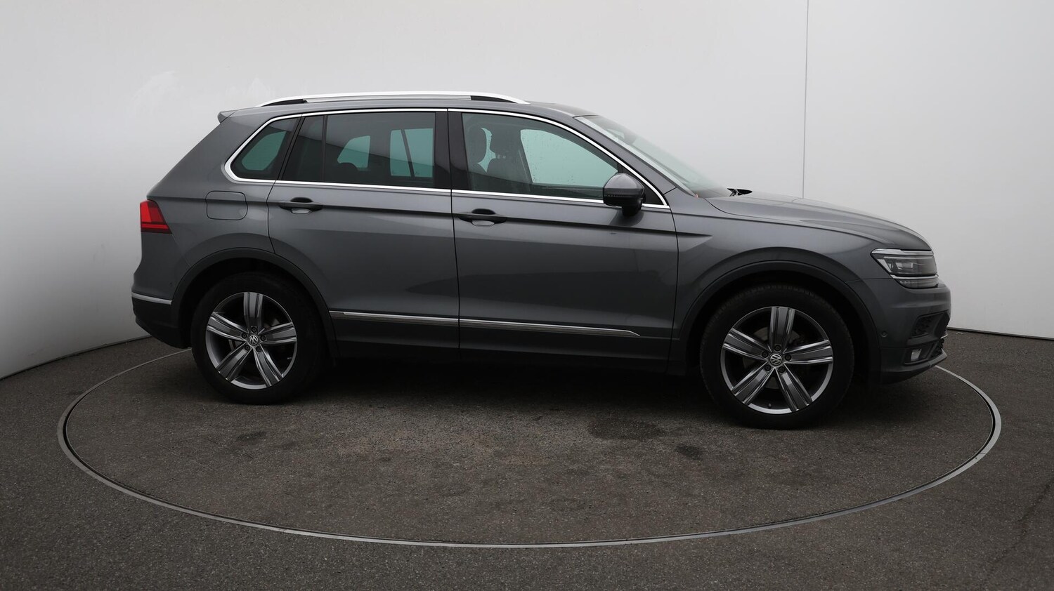 Used Volkswagen Tiguan 2018 for sale - 76122100: Photo 51