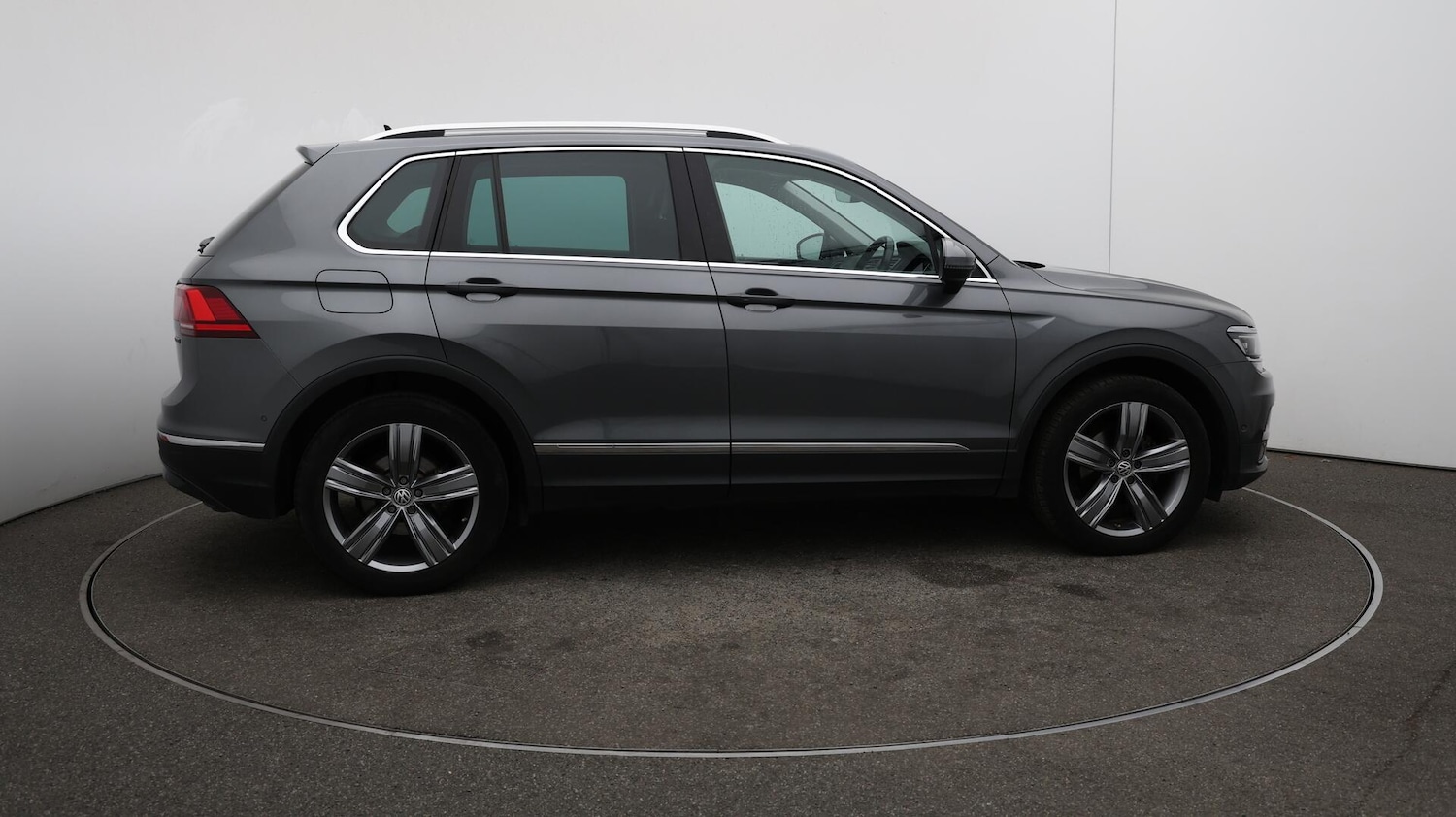 Used Volkswagen Tiguan 2018 for sale - 76122100: Photo 53