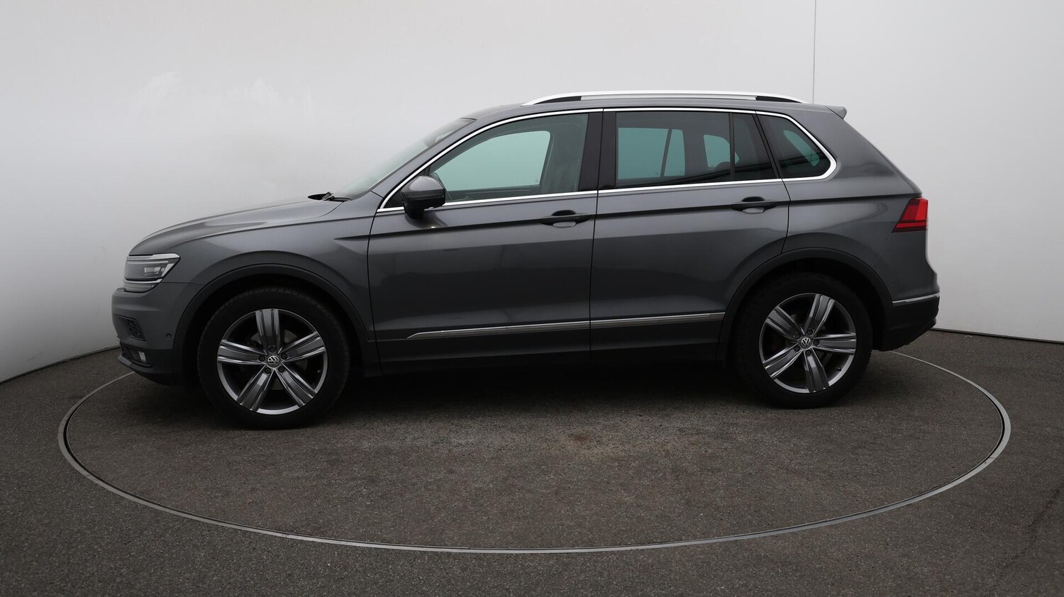 Used Volkswagen Tiguan 2018 for sale - 76122100: Photo 68