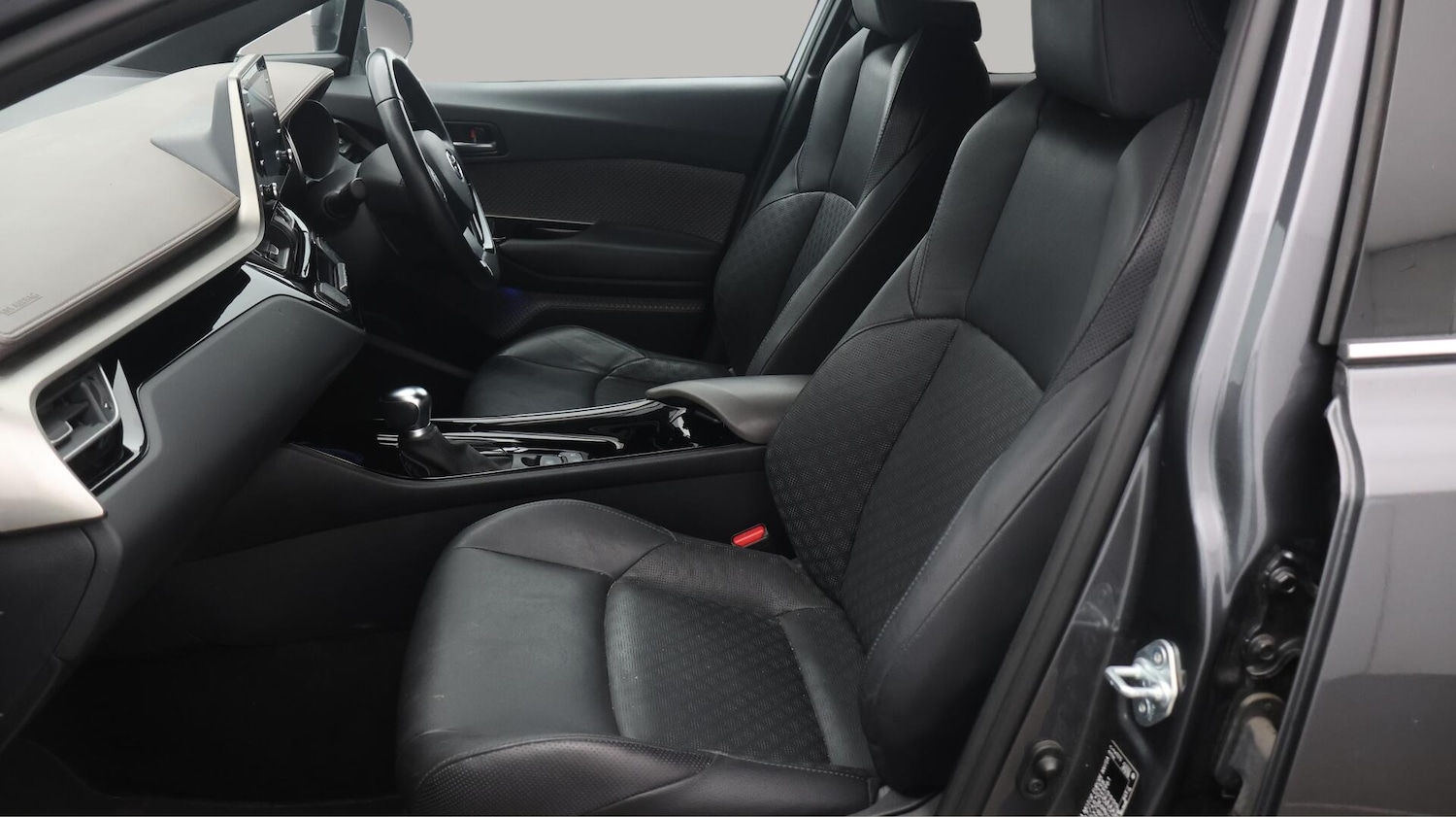 Used Toyota C-HR 2021 for sale - 76607806: Photo 15