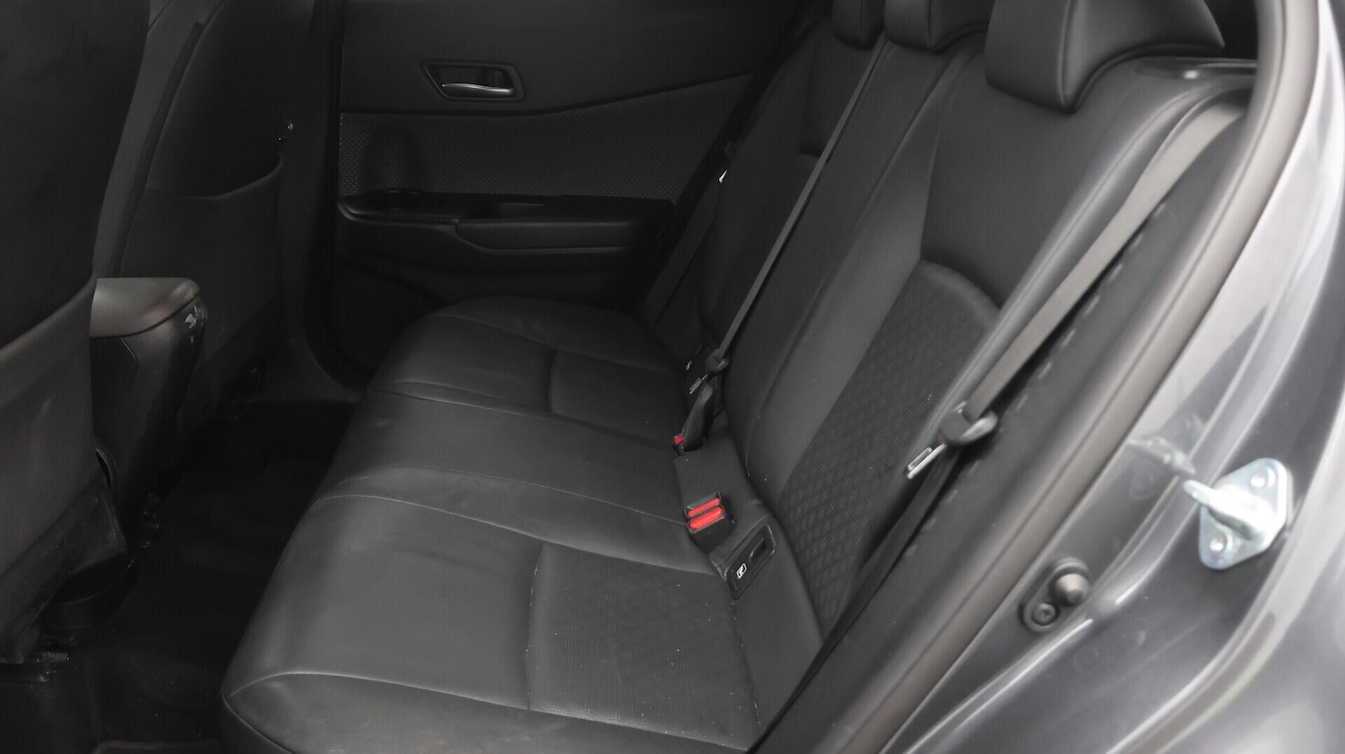 Used Toyota C-HR 2021 for sale - 76607806: Photo 17