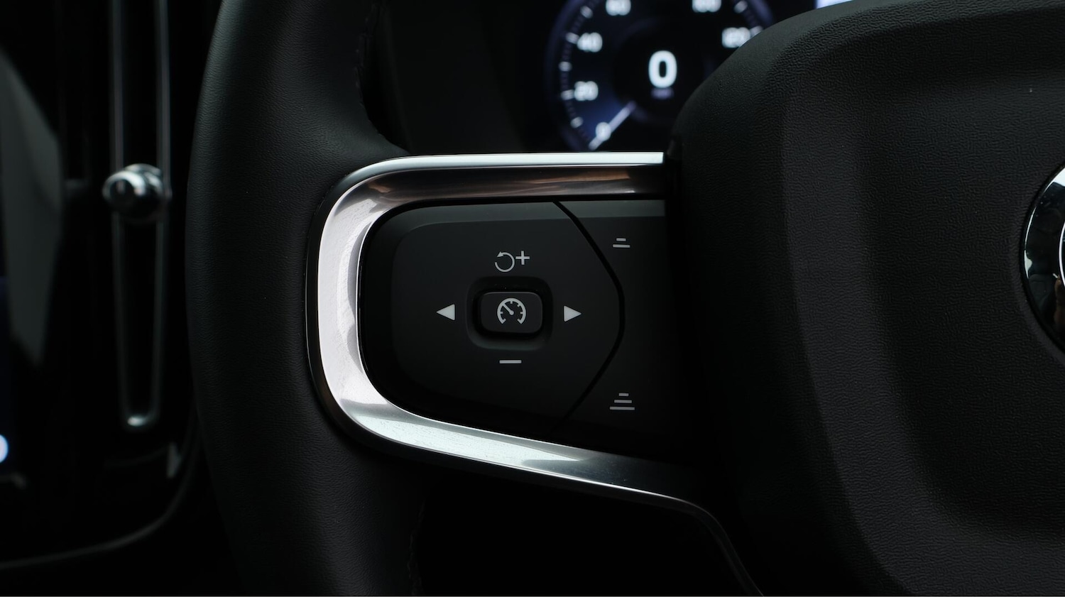 Used Volvo XC40 2021 for sale - 76013225: Photo 24