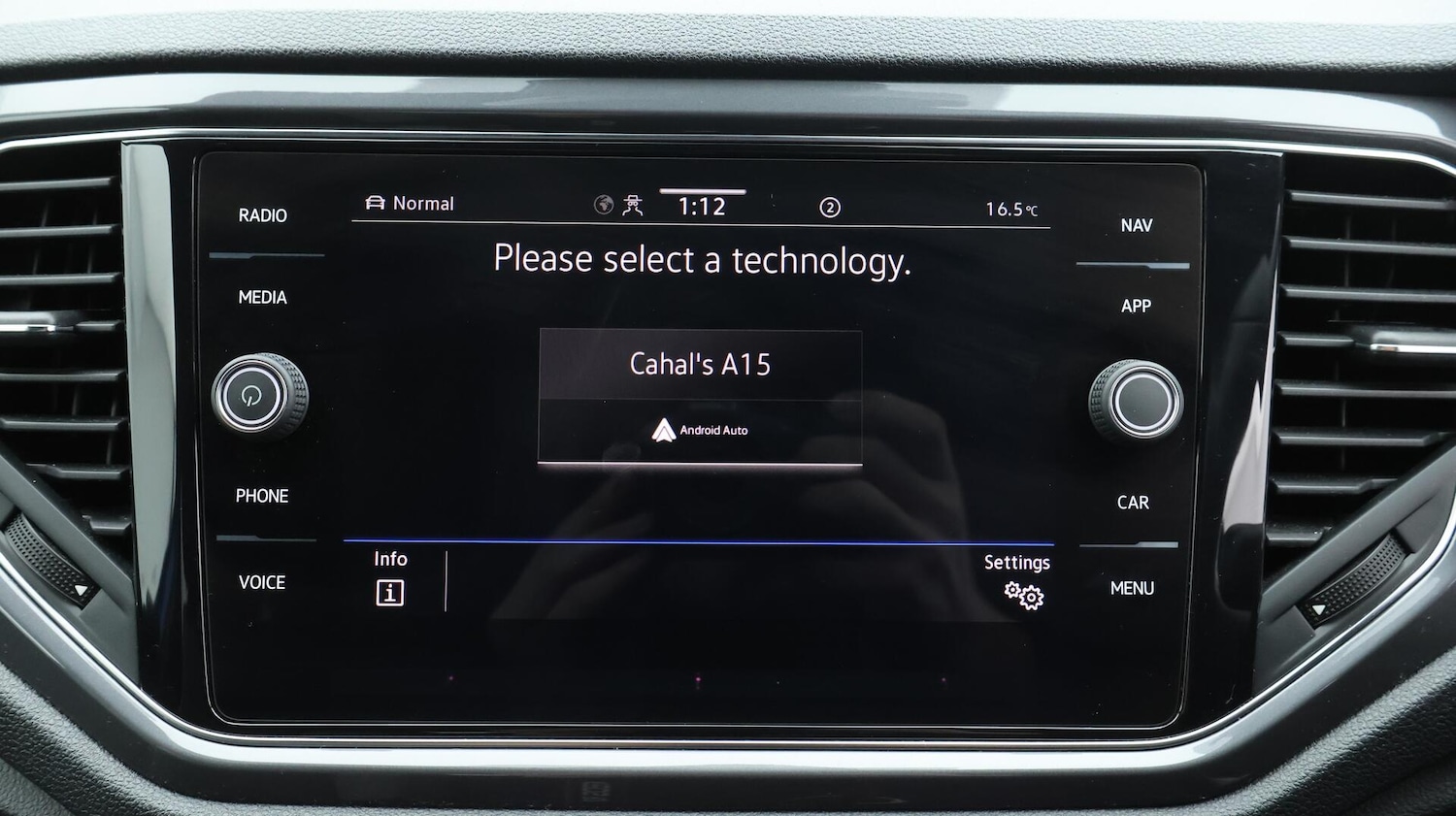 Used Volkswagen T-Roc 2021 for sale - 76153125: Photo 24