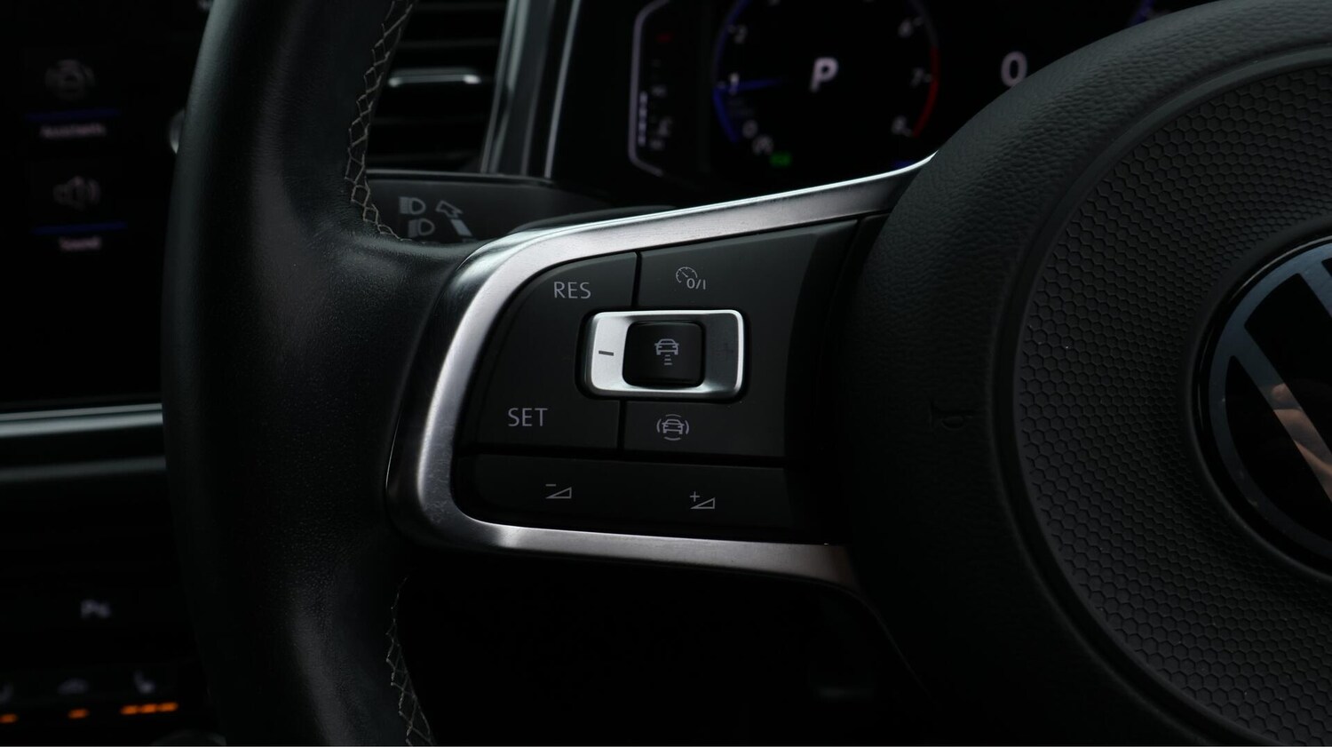 Used Volkswagen T-Roc 2021 for sale - 76153125: Photo 26