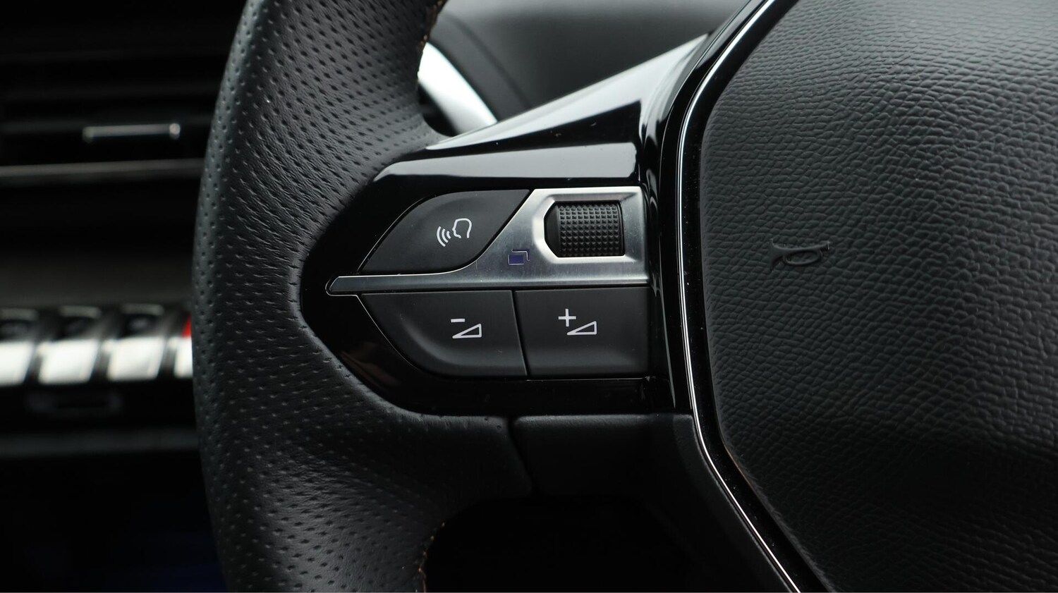 Used Peugeot 5008 2022 for sale - 76752865: Photo 28