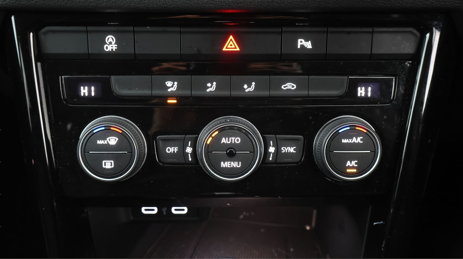 Used Volkswagen T-Roc 2021 for sale - 77935878: Photo 11