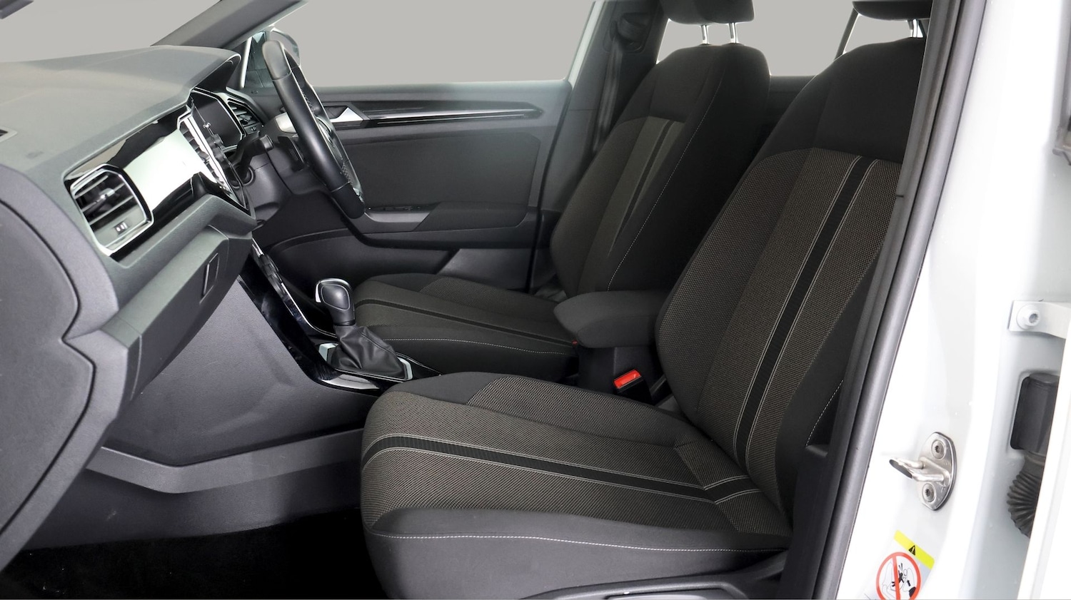 Used Volkswagen T-Roc 2021 for sale - 77935878: Photo 13