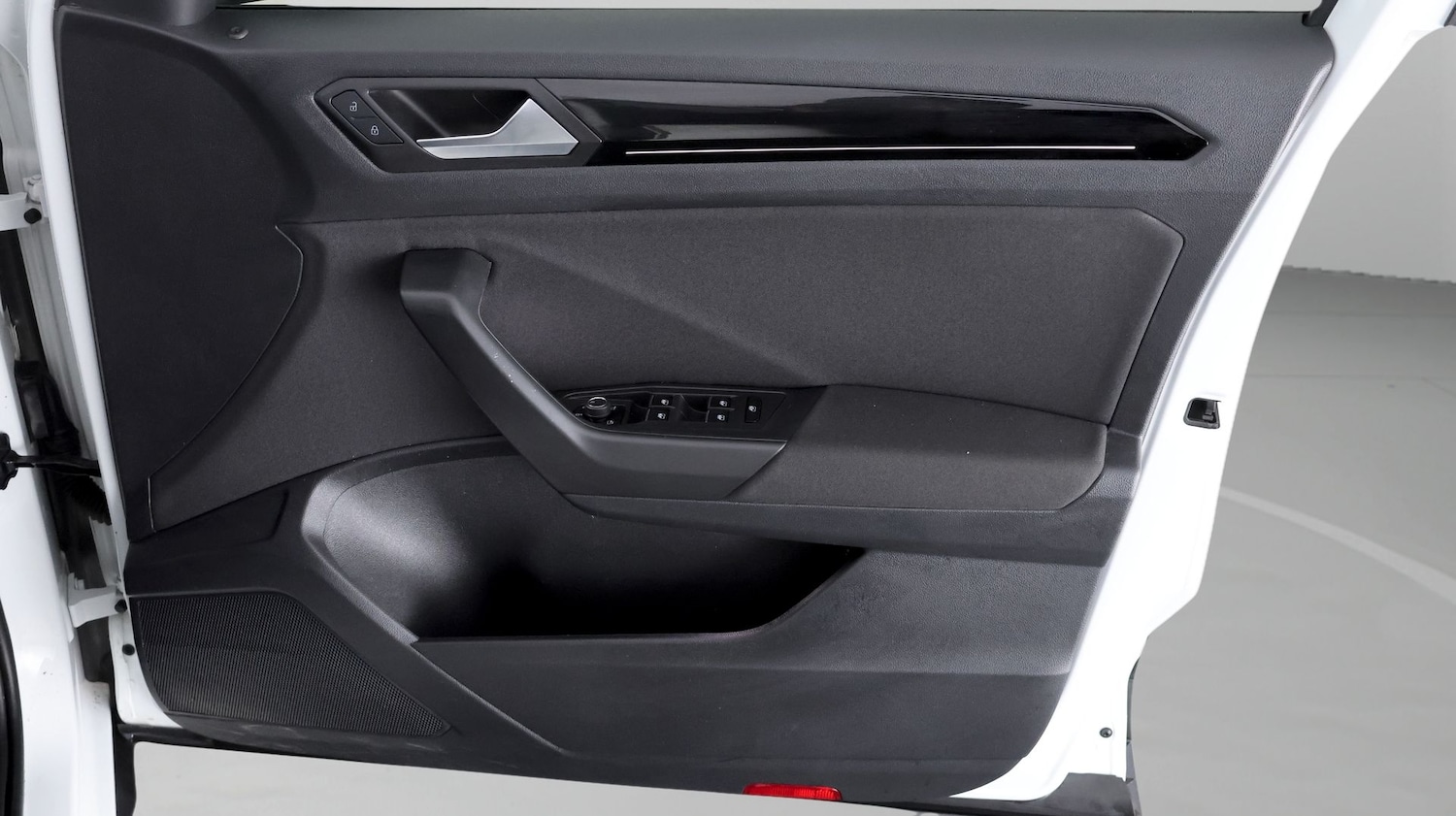 Used Volkswagen T-Roc 2021 for sale - 77935878: Photo 14