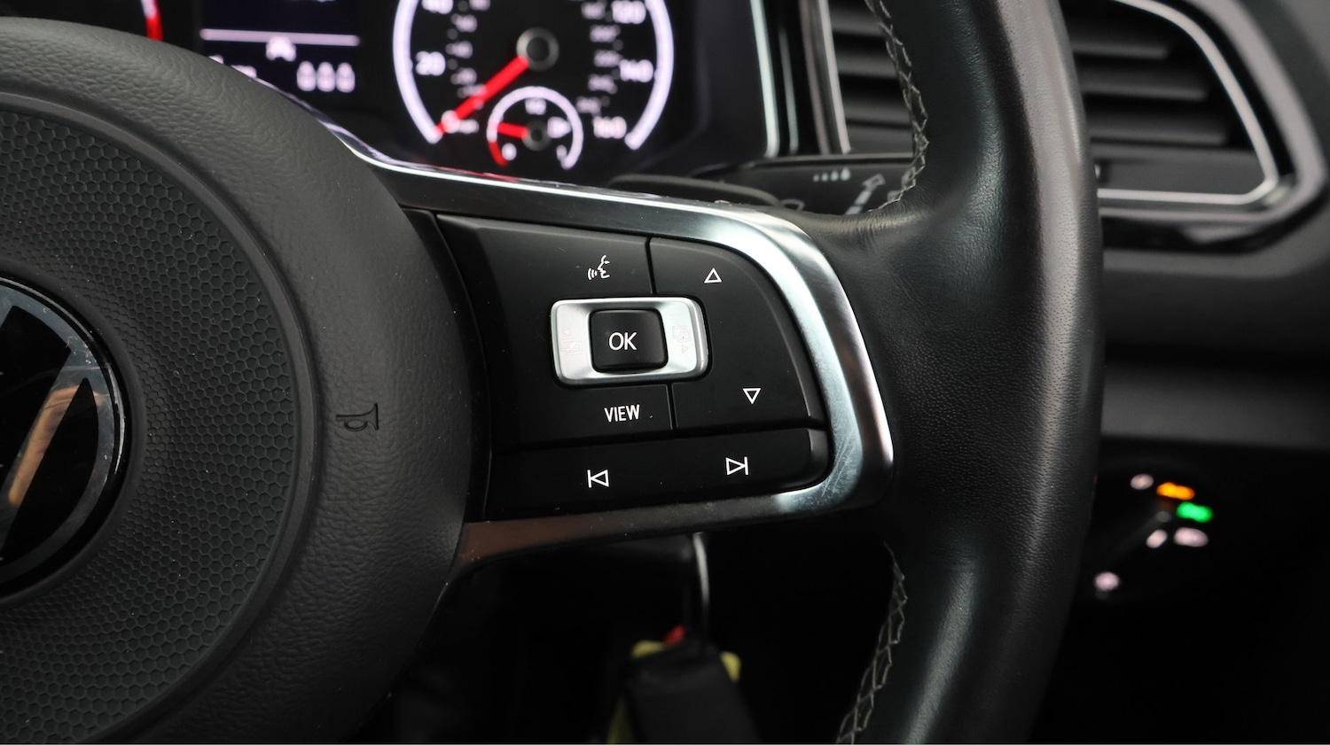 Used Volkswagen T-Roc 2021 for sale - 77935878: Photo 20