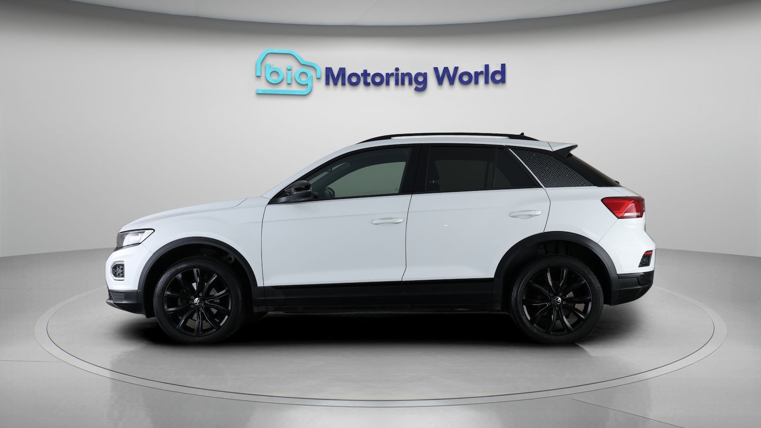 Used Volkswagen T-Roc 2021 for sale - 77935878: Photo 4