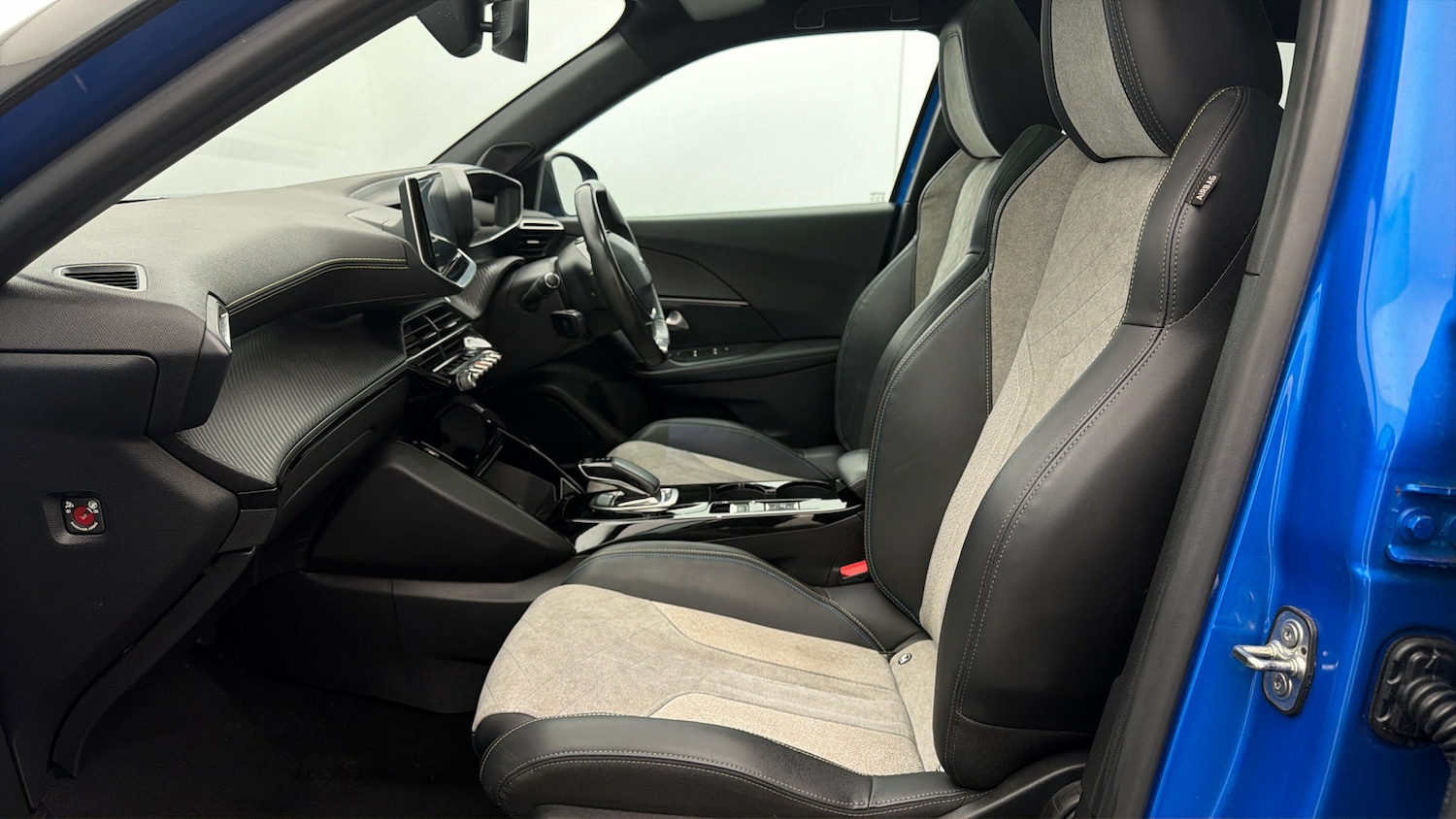 Used Peugeot 2008 2021 for sale - 78210373: Photo 13