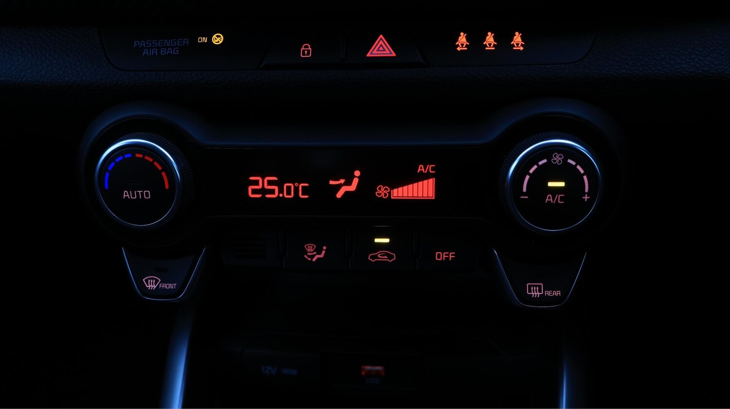 Used Kia Stonic 2022 for sale - 76408949: Photo 13