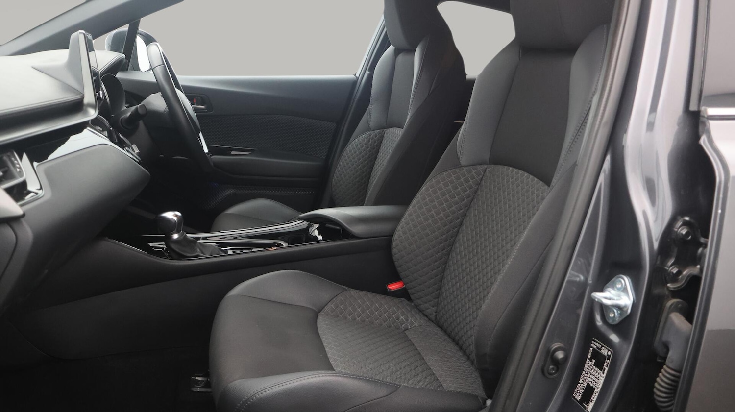 Used Toyota C-HR 2022 for sale - 76246826: Photo 15