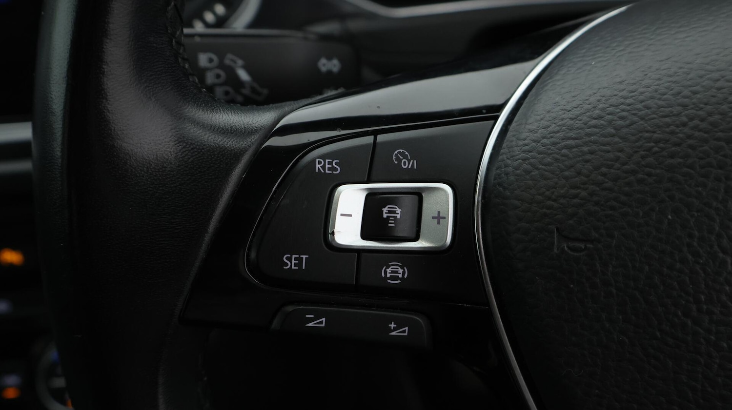 Used Volkswagen T-Roc 2018 for sale - 76059246: Photo 23