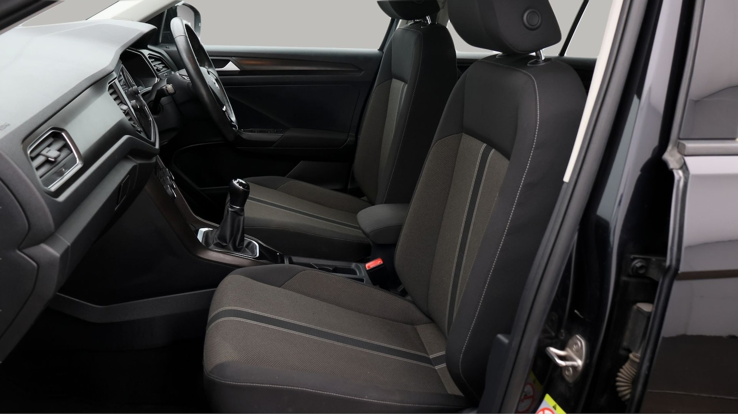 Used Volkswagen T-Roc 2019 for sale - 77605088: Photo 14