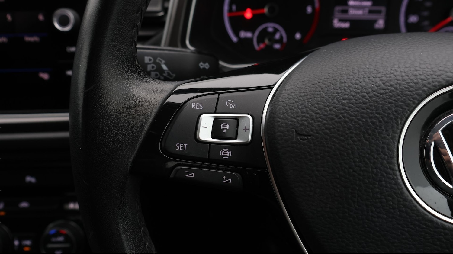 Used Volkswagen T-Roc 2019 for sale - 77605088: Photo 22