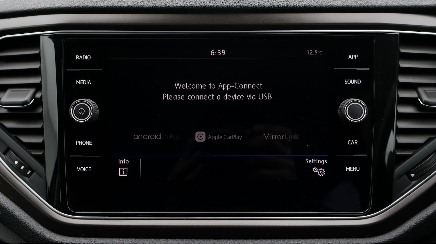 Used Volkswagen T-Roc 2019 for sale - 77605088: Photo 25