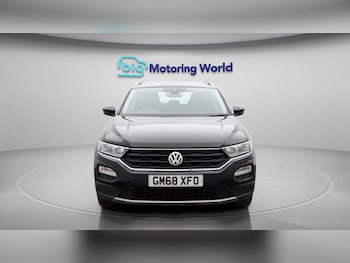 Used Volkswagen T-Roc 2019 for sale - 77605088: Photo