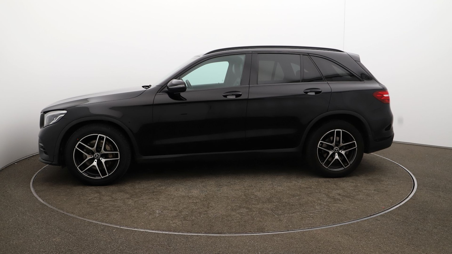 Used Mercedes-Benz GLC 2019 for sale - 76810379: Photo 61