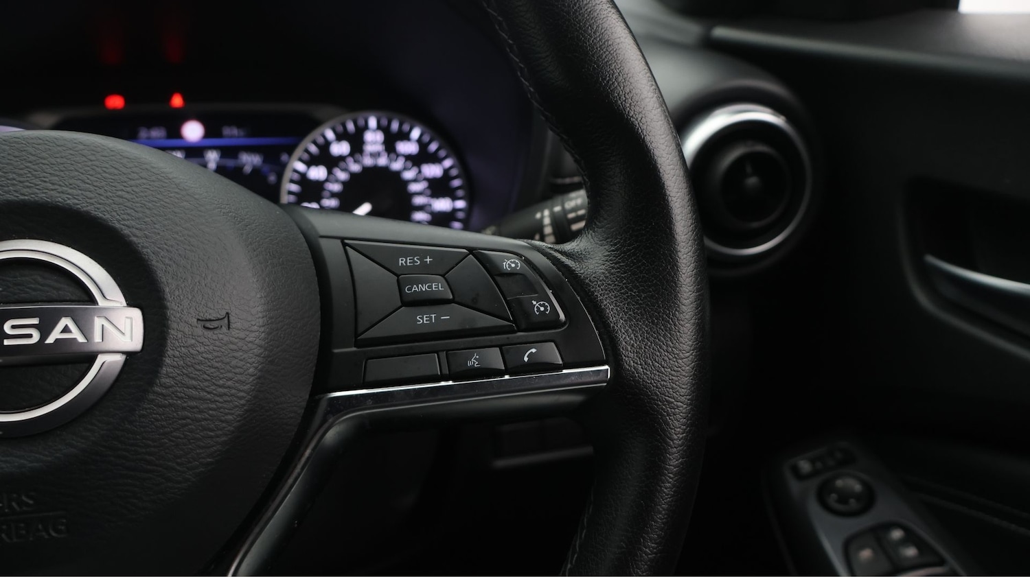 Used Nissan Juke 2022 for sale - 77701853: Photo 25