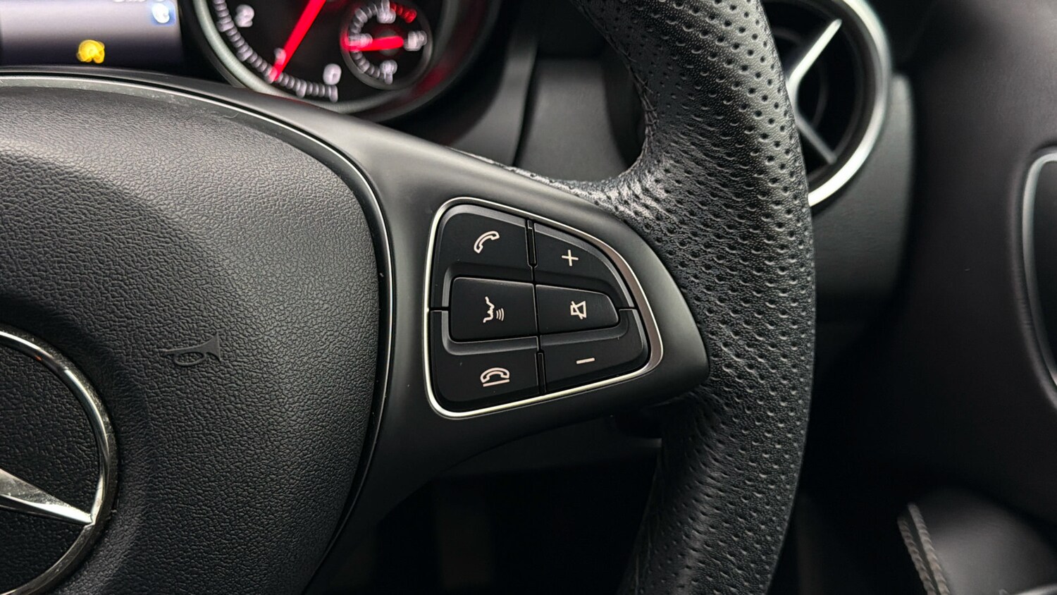 Used Mercedes-Benz GLA 2019 for sale - 77931452: Photo 23