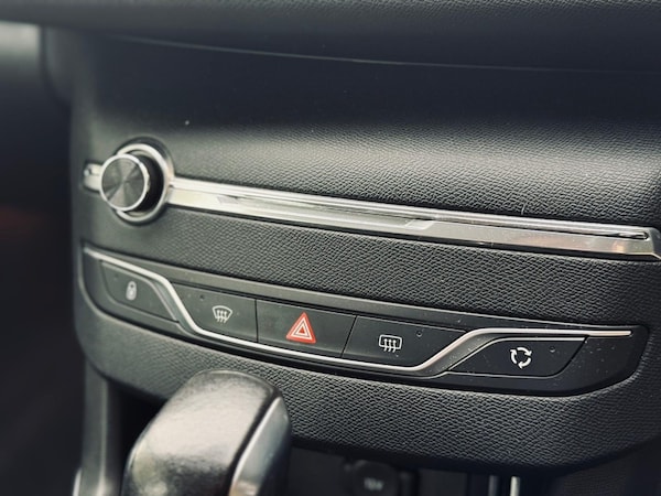 Used Peugeot 308 2016 for sale - 76236384: Photo 18