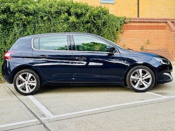 Used Peugeot 308 2016 for sale - 76236384: Photo 2