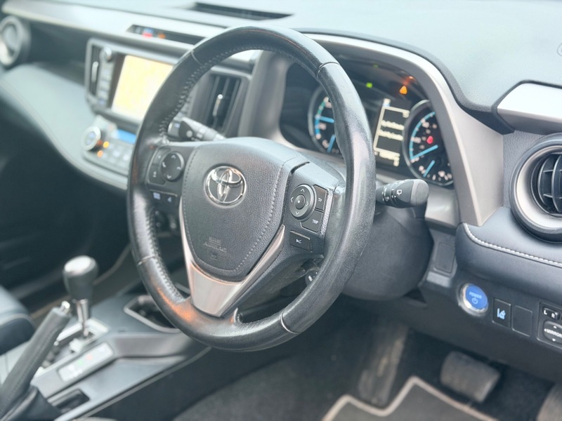 Used Toyota RAV4 2017 for sale - 76884569: Photo 12