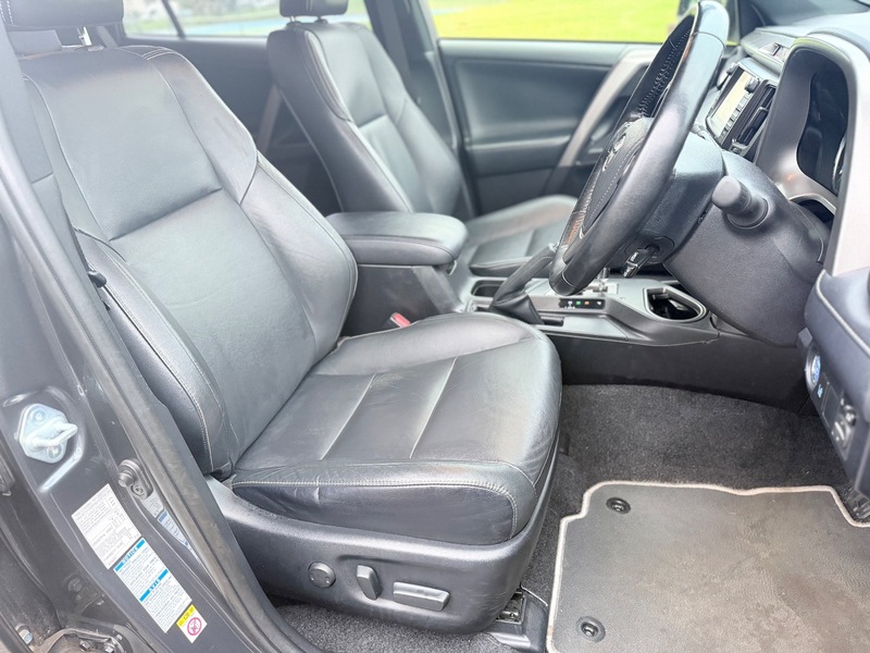 Used Toyota RAV4 2017 for sale - 76884569: Photo 13