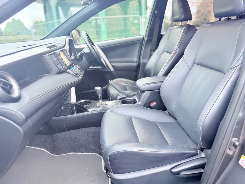 Used Toyota RAV4 2017 for sale - 76884569: Photo 17