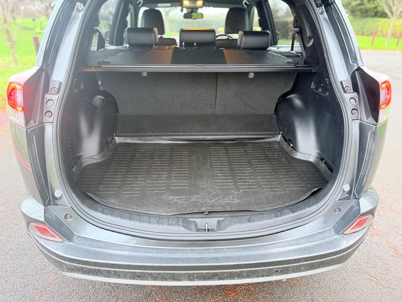 Used Toyota RAV4 2017 for sale - 76884569: Photo 19