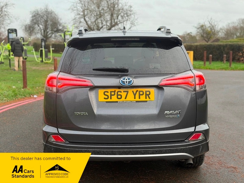 Used Toyota RAV4 2017 for sale - 76884569: Photo 4