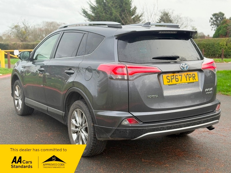 Used Toyota RAV4 2017 for sale - 76884569: Photo 5