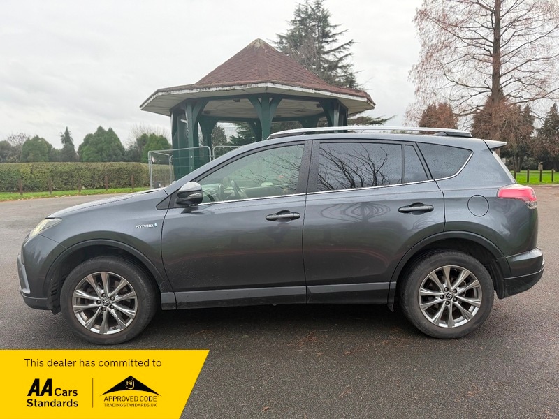 Used Toyota RAV4 2017 for sale - 76884569: Photo 8