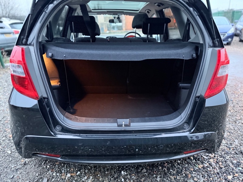 Used Honda Jazz 2011 for sale - 77213208: Photo 17